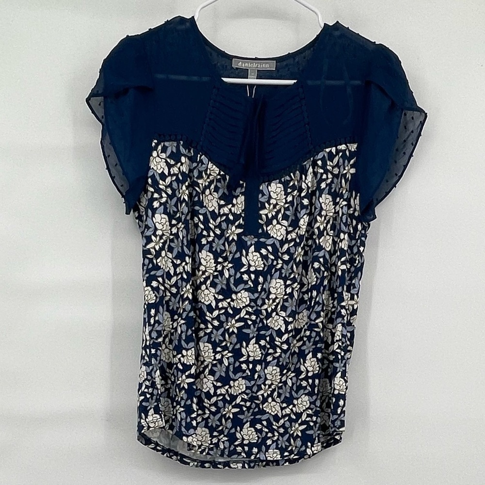 daniel rainn nwt stitch fix blue white floral blouse